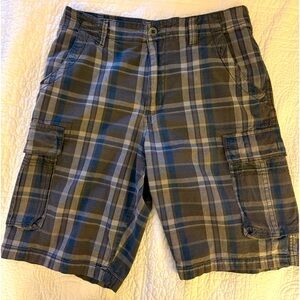 Beverly Hills Polo Club blue and gray plaid cargo shorts. Size 30 waist